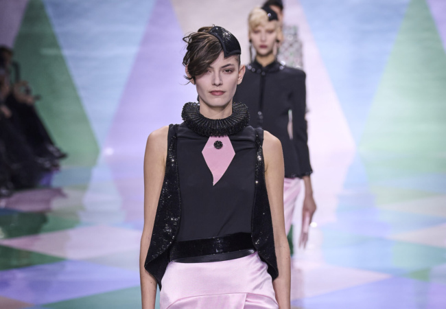 Ρόμβοι κατέκλυσαν το show του Giorgio Armani Privé στο Fashion Week SS'23