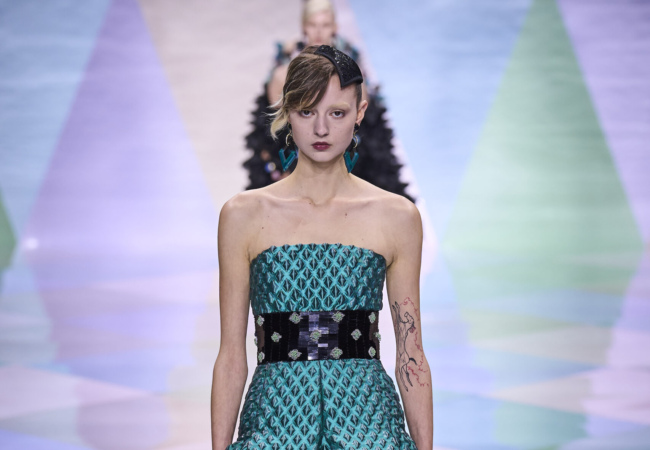 Ρόμβοι κατέκλυσαν το show του Giorgio Armani Privé στο Fashion Week SS'23