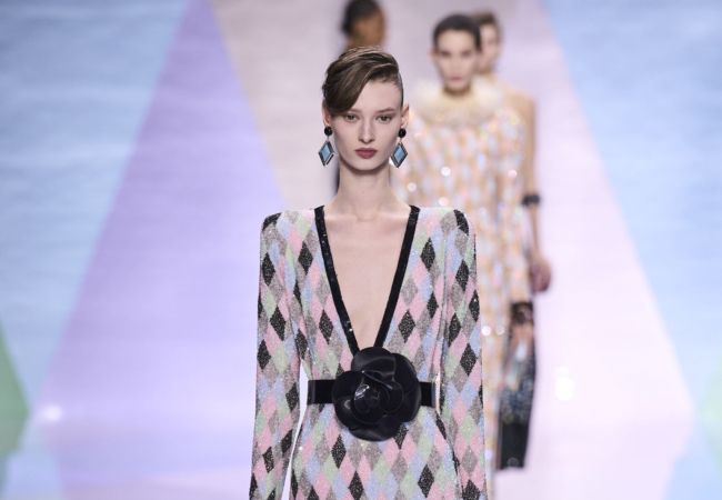 Ρόμβοι κατέκλυσαν το show του Giorgio Armani Privé στο Fashion Week SS'23