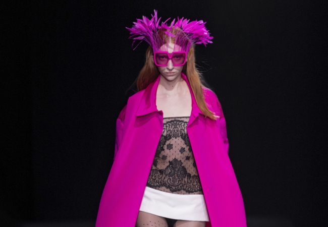 Το show SS'23 του Valentino ήταν μια ωδή στη γυναίκα, στο χρώμα και στην ελευθερία