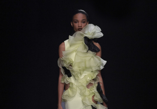 Το show SS'23 του Valentino ήταν μια ωδή στη γυναίκα, στο χρώμα και στην ελευθερία