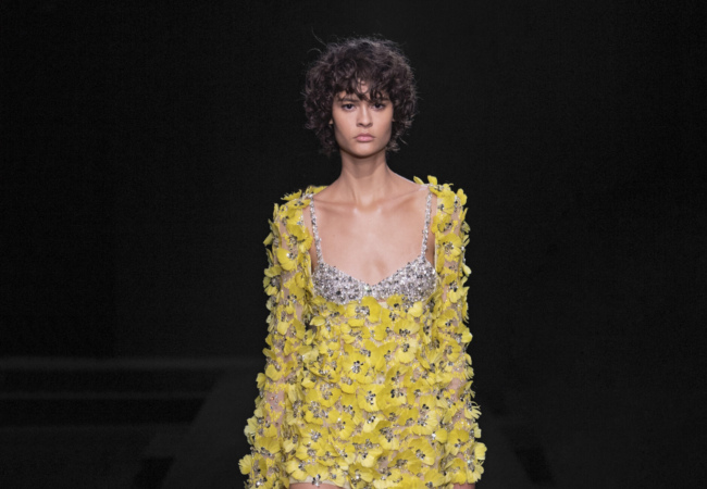 Το show SS'23 του Valentino ήταν μια ωδή στη γυναίκα, στο χρώμα και στην ελευθερία