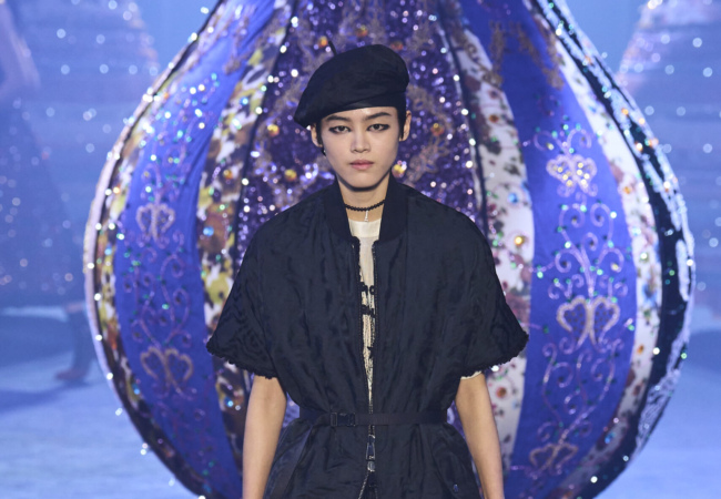 Beatniks και μπερέδες παρουσιάστηκαν στο fashion show FW'23 του Christian Dior