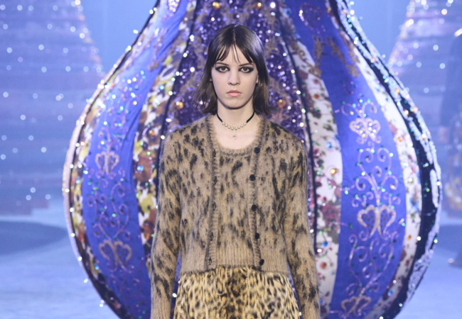 Beatniks και μπερέδες παρουσιάστηκαν στο fashion show FW'23 του Christian Dior