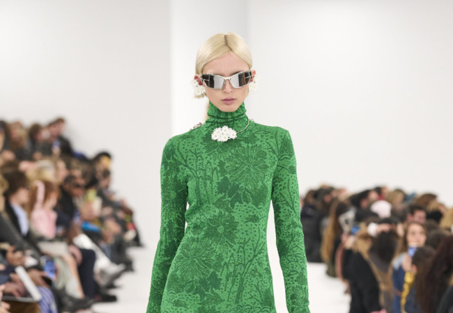 Η συλλογή του Givenchy FW'23 είναι η απόλυτα προσιτή εκδοχή του hard chic