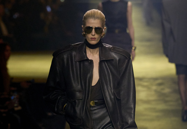 Ωδή στον εμβληματικό couturier Yves Saint Laurent το fashion show του FW'23 στο Παρίσι