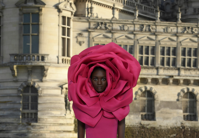 Το show Haute Couture του Valentino περιείχε όλη την ήσυχη πολυτέλεια που προσφέρει «Un Château»