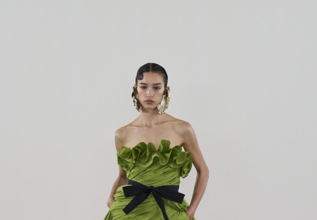Η royal δραματική αισθητική υπερίσχυσε στην haute couture συλλογή του Giambattista Valli