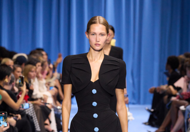 «Καλώς ήρθατε στον κήπο Balmain»: Έτσι οραματίστηκε ο Olivier Rousteing την άνοιξη-καλοκαίρι 2024