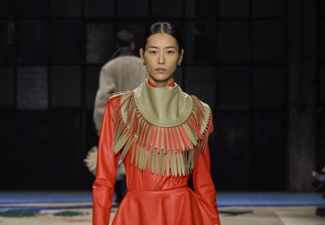 Το show μόδας SS'24 της Bottega Veneta αποκαλύπτει την ομορφιά της πολυπολιτισμικότητας