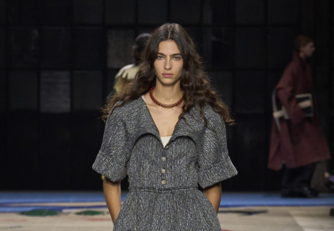 Το show μόδας SS'24 της Bottega Veneta αποκαλύπτει την ομορφιά της πολυπολιτισμικότητας