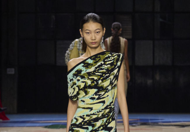Το show μόδας SS'24 της Bottega Veneta αποκαλύπτει την ομορφιά της πολυπολιτισμικότητας