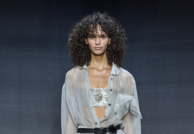 Το κοινό στοιχείο στην πασαρέλα των Prada και Emporio Armani ήταν η ανάλαφρη, σαν πέπλο οργάντζα
