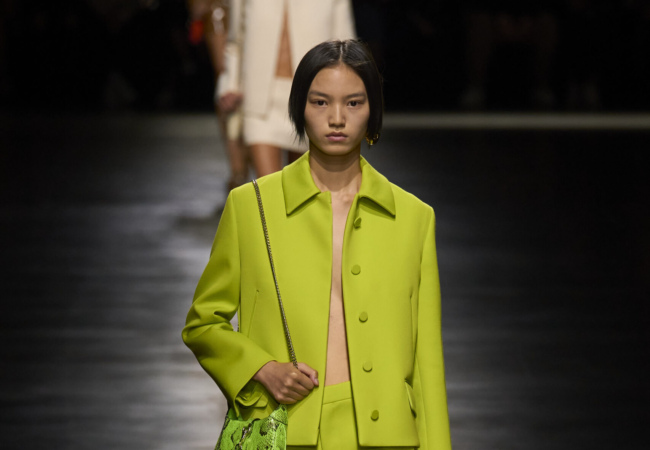 Ο Gucci βρίσκει ξανά την παλιά του αίγλη με τον Sabato De Sarno να σέβεται την κληρονομιά του οίκου