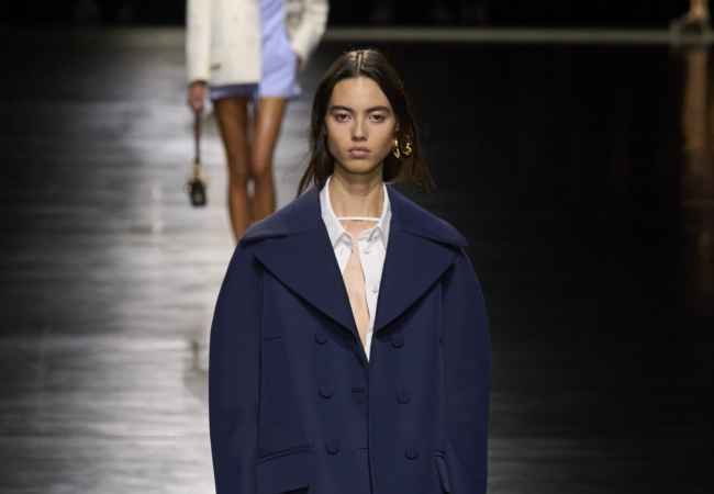 Ο Gucci βρίσκει ξανά την παλιά του αίγλη με τον Sabato De Sarno να σέβεται την κληρονομιά του οίκου