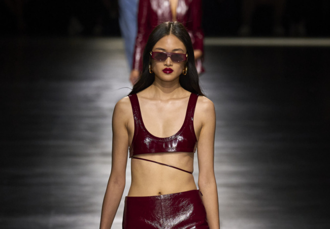Ο Gucci βρίσκει ξανά την παλιά του αίγλη με τον Sabato De Sarno να σέβεται την κληρονομιά του οίκου