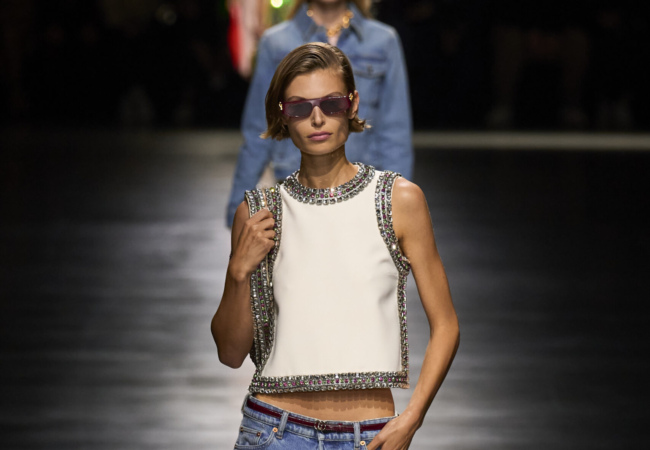 Ο Gucci βρίσκει ξανά την παλιά του αίγλη με τον Sabato De Sarno να σέβεται την κληρονομιά του οίκου