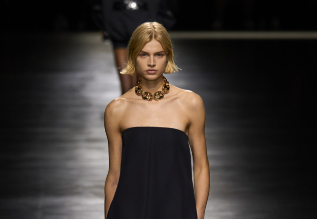 Ο Gucci βρίσκει ξανά την παλιά του αίγλη με τον Sabato De Sarno να σέβεται την κληρονομιά του οίκου