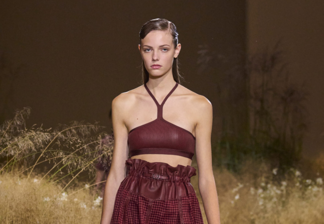 Το finale της Sarah Burton για τον McQueen και η αρχή της Louise Trotter για τον Carven