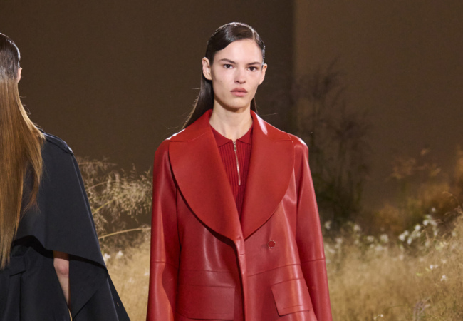 Το finale της Sarah Burton για τον McQueen και η αρχή της Louise Trotter για τον Carven