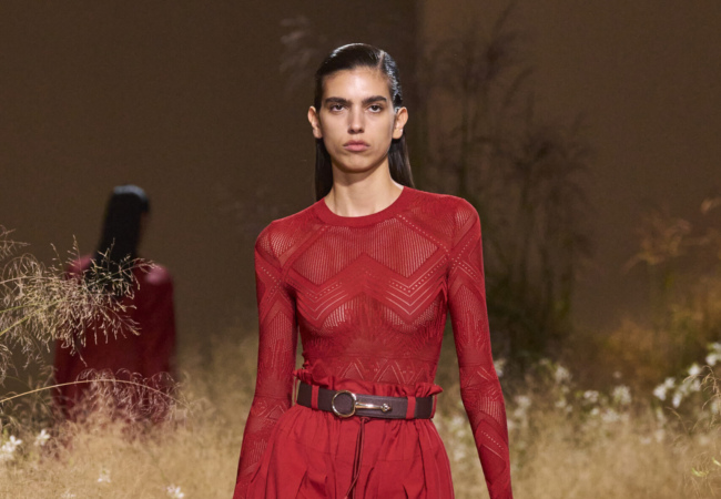 Το finale της Sarah Burton για τον McQueen και η αρχή της Louise Trotter για τον Carven