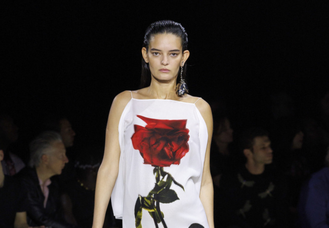 Το finale της Sarah Burton για τον McQueen και η αρχή της Louise Trotter για τον Carven