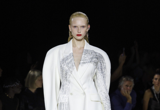 Το finale της Sarah Burton για τον McQueen και η αρχή της Louise Trotter για τον Carven