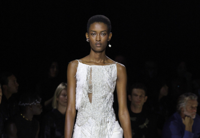 Το finale της Sarah Burton για τον McQueen και η αρχή της Louise Trotter για τον Carven