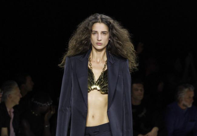 Το finale της Sarah Burton για τον McQueen και η αρχή της Louise Trotter για τον Carven