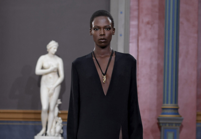 Valentino LÉcole: Μια συλλογή για την ελευθερία των γυναικών να επιλέγουν