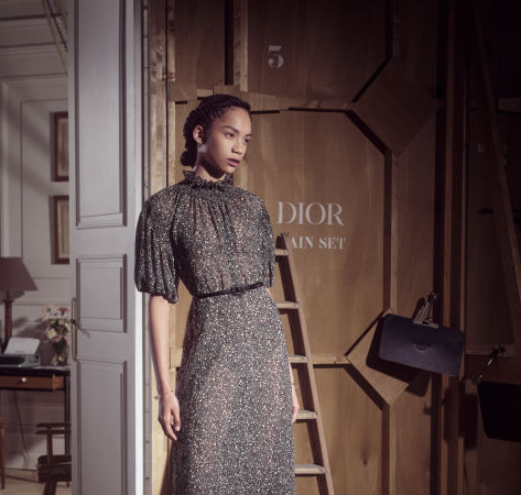 Η Dior Women's Pre-fall 2024 είναι μια ωδή στο μοναδικό στυλ της Marlene Dietrich