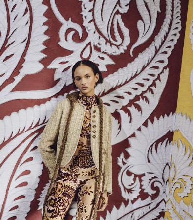 Η Pre-Fall '24 του Etro μετατρέπει τον μαξιμαλισμό σε μινιμαλισμό μέσα από ένα μοναδικό mixing