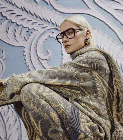 Η Pre-Fall '24 του Etro μετατρέπει τον μαξιμαλισμό σε μινιμαλισμό μέσα από ένα μοναδικό mixing