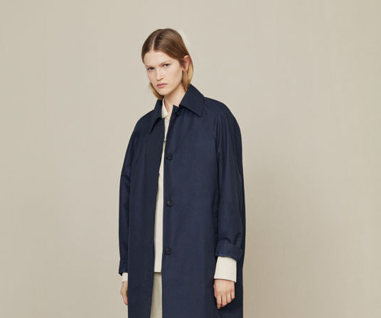Αιχμηρά και κομψά ρούχα αποτελούν την συλλογή Pre-Fall '24 του Givenchy 