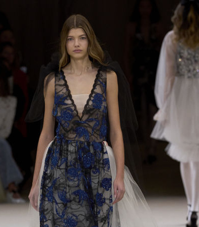 Chanel Couture Spring 2024: Μια αιθέρια συλλογή με έμπνευση από μπαλέτο