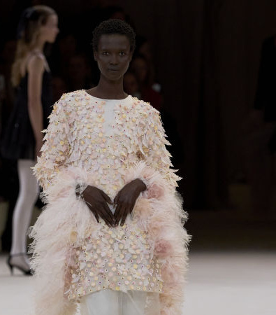 Chanel Couture Spring 2024: Μια αιθέρια συλλογή με έμπνευση από μπαλέτο