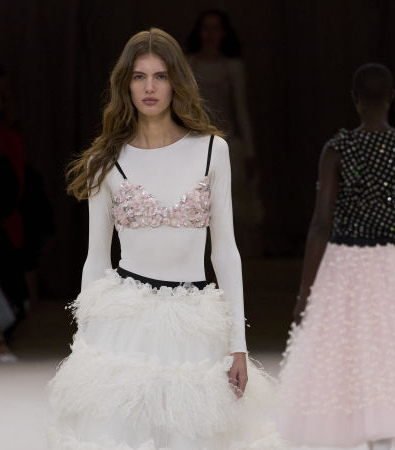 Chanel Couture Spring 2024: Μια αιθέρια συλλογή με έμπνευση από μπαλέτο