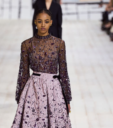 Το show Dior Haute Couture SS 2024 ήταν μια ωδή στο moiré ύφασμα