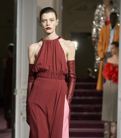 Colorful explosion: Μια θάλασσα από χρώματα στο show Haute Couture S'24 του Valentino