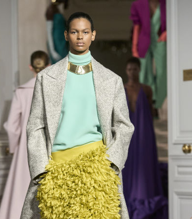 Colorful explosion: Μια θάλασσα από χρώματα στο show Haute Couture S'24 του Valentino