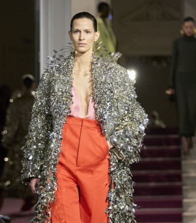 Colorful explosion: Μια θάλασσα από χρώματα στο show Haute Couture S'24 του Valentino