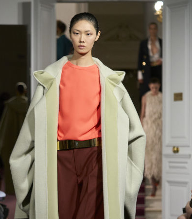 Colorful explosion: Μια θάλασσα από χρώματα στο show Haute Couture S'24 του Valentino