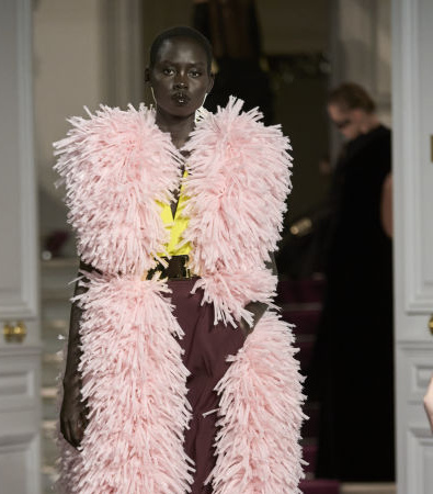 Colorful explosion: Μια θάλασσα από χρώματα στο show Haute Couture S'24 του Valentino