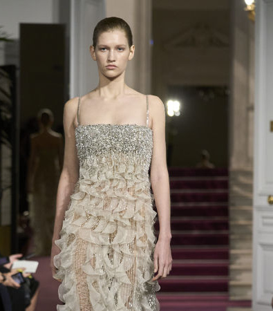 Colorful explosion: Μια θάλασσα από χρώματα στο show Haute Couture S'24 του Valentino