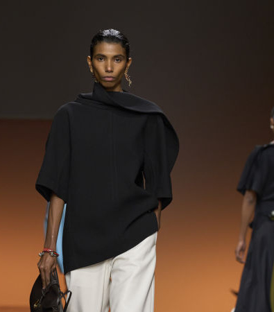 Bottega Veneta FW '24: Η ανθρώπινη πλευρά του ντυσίματος σε έναν κόσμο που φλέγεται