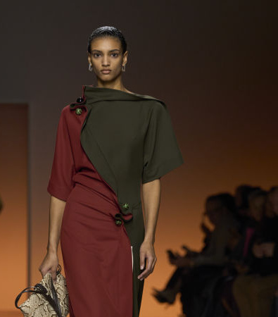 Bottega Veneta FW '24: Η ανθρώπινη πλευρά του ντυσίματος σε έναν κόσμο που φλέγεται