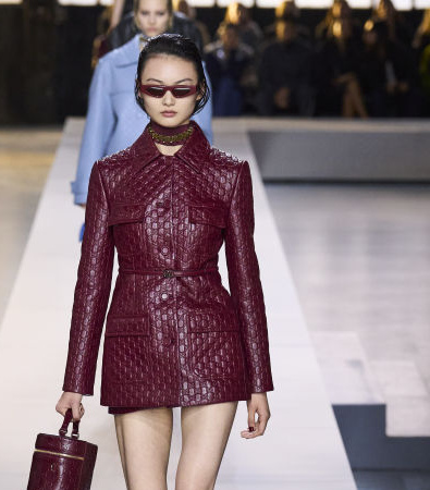 Gucci FW '24: Μια μοναδική συλλογή που αποτύπωσε το απρόσμενο στο αναμενόμενο συνηθισμένο