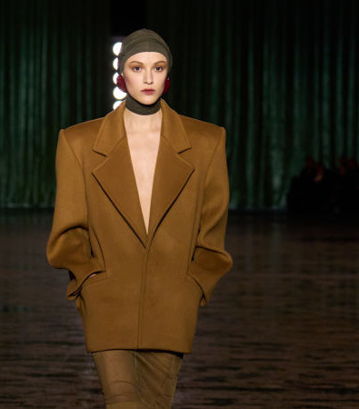 YSL FW '24: Η συλλογή του Anthony Vaccarello ήταν ακριβής, μοναδική και κυρίως διάφανη