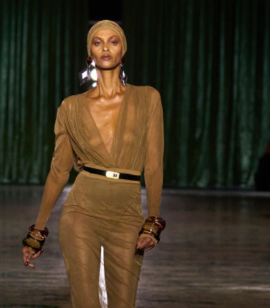 YSL FW '24: Η συλλογή του Anthony Vaccarello ήταν ακριβής, μοναδική και κυρίως διάφανη