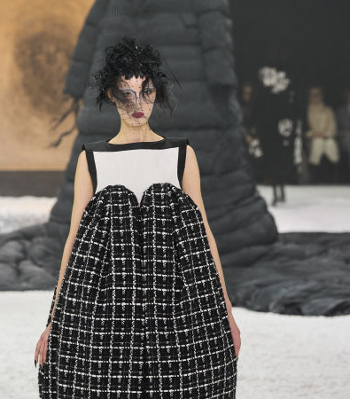 Το show του Thom Browne στην Εβδομάδα Μόδας της Ν. Υόρκης ήταν μια φαντασμαγορία της ποίησης και της χειροτεχνίας